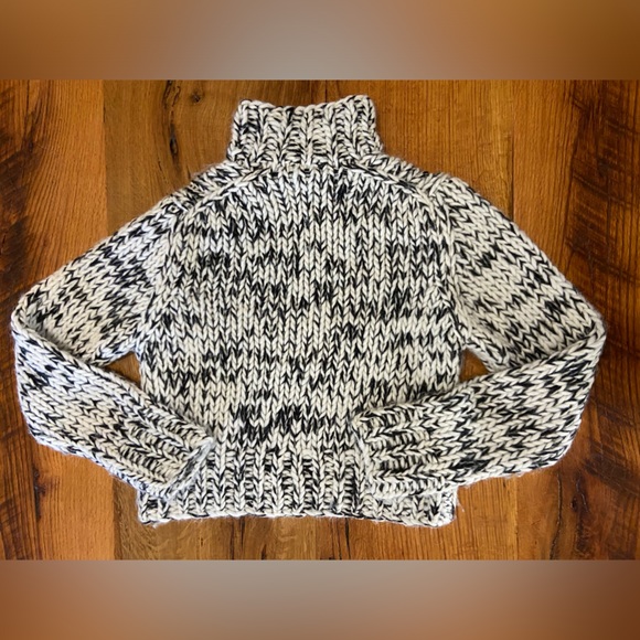 Ann Taylor Chunky Turtleneck Sweater in Black and White, Super Cozy, Sz Medium - Picture 7 of 7